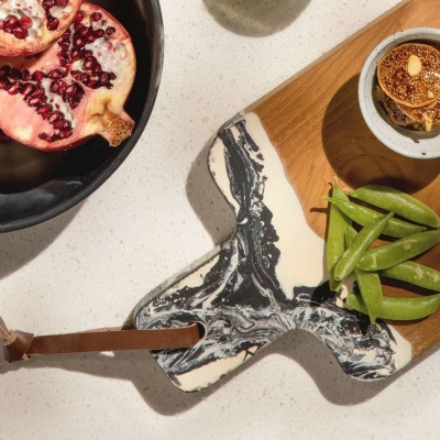 LG-Austin Board-BLK/NAT-Roomshot1