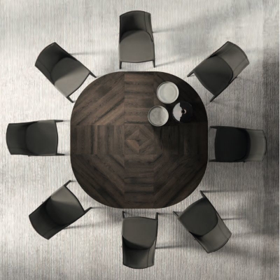 The-Big-Round-Natural-Ancient-Oak-Roomshot3